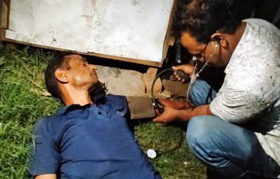 পুলিশ দেখে ইয়াবা গিলে ফেললেন যুবক, অচেতন অবস্থায় হাসপাতালে ভর্তি