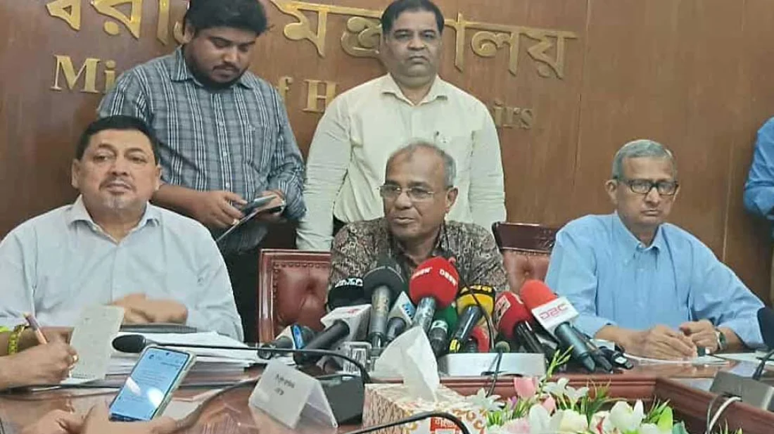 এবার পূজায় মদ-গাঁজার আসর বসানো যাবে না: স্বরাষ্ট্র উপদেষ্টা