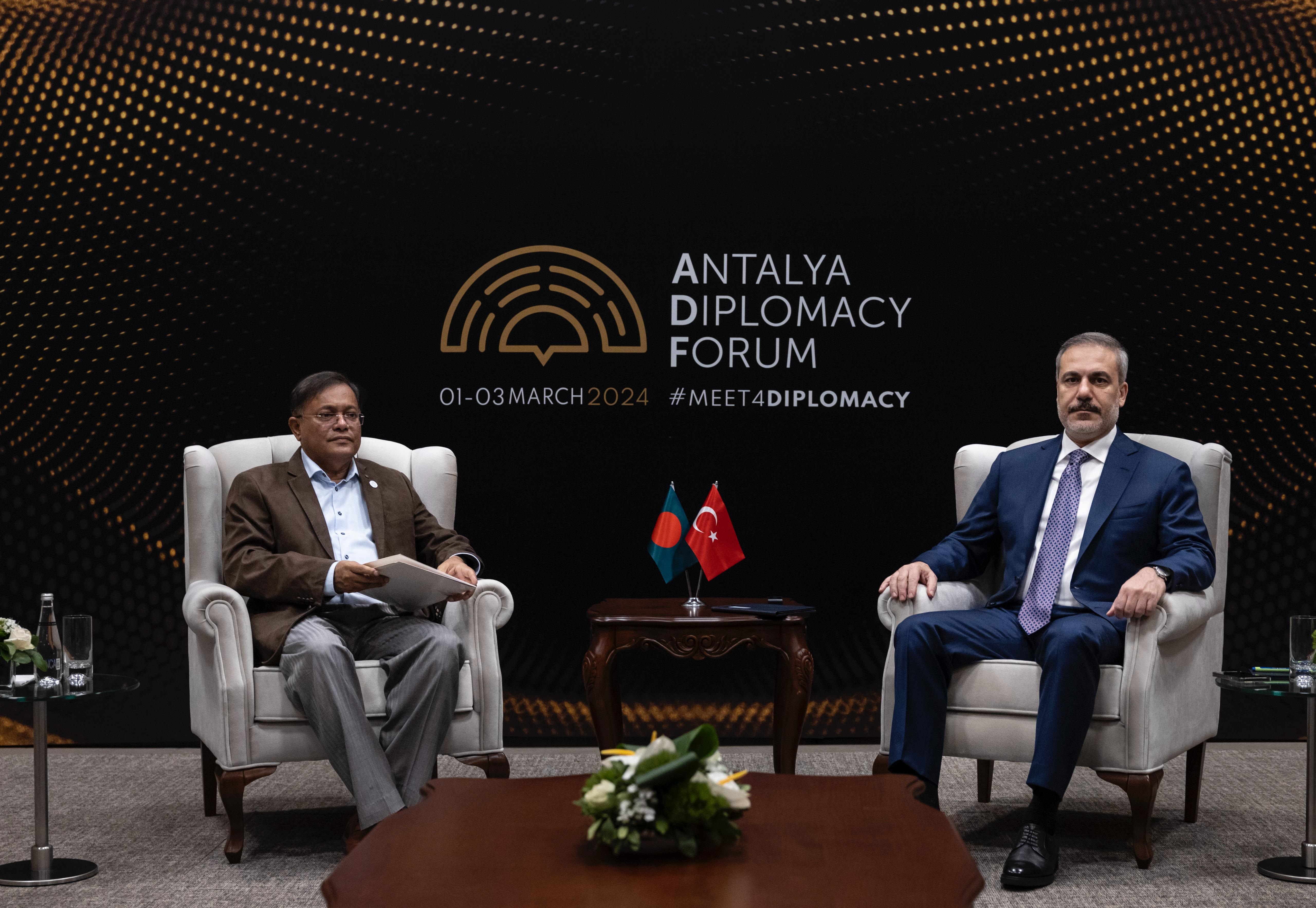 তুরস্কের পররাষ্ট্রমন্ত্রীর সঙ্গে হাছান মাহমুদের বৈঠক