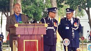 কোনো দলের তল্পিবাহক হয়ে বেআইনি কাজ করবে না