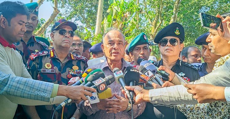 পাশের দেশের মিডিয়া আমাদের নিয়ে অনেক মিথ্যা প্রচার করে: স্বরাষ্ট্র উপদেষ্টা