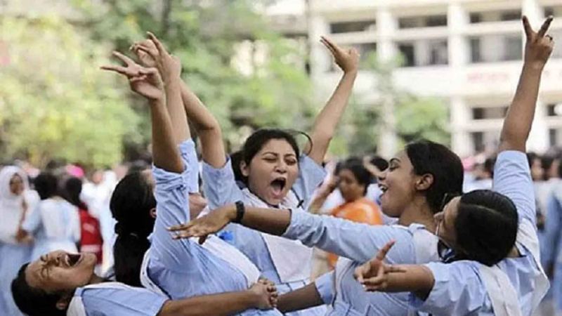 পাসের হার ও জিপিএ-৫— ২ সূচকেই এগিয়ে মেয়েরা
