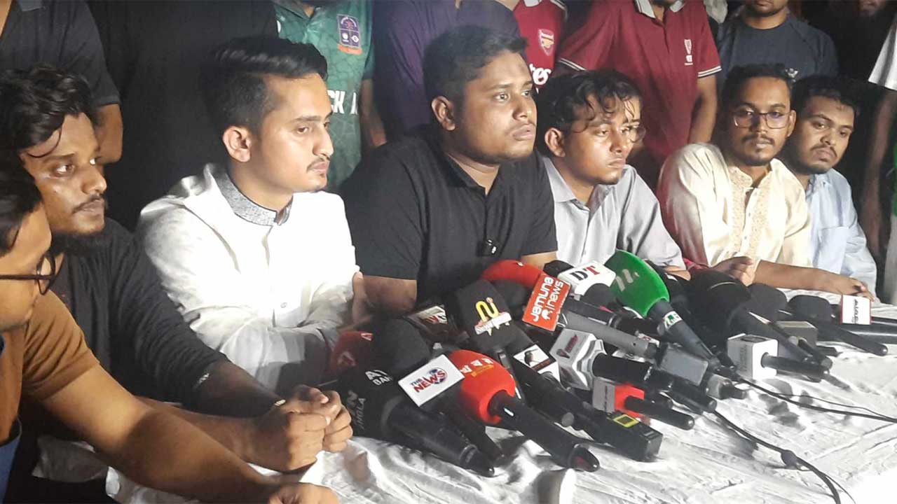 বৈষম্যবিরোধী ছাত্র আন্দোলনের আহ্বায়ক হাসনাত, সদস্য সচিব আরিফ