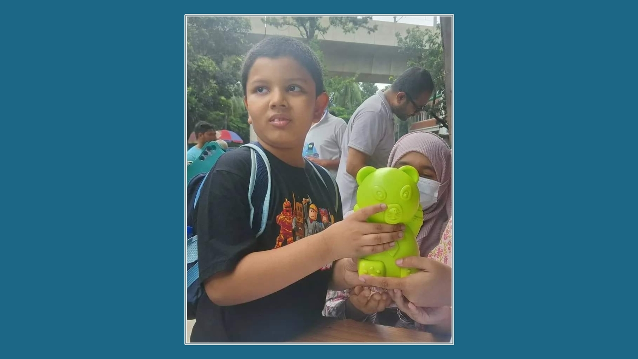 ৩ বছরের জমানো টাকা বন্যার্তদের দিলো শিশু ইহান