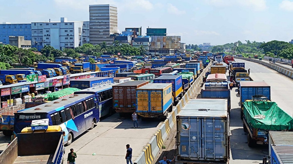 ছুটির দিনে ঢাকা-চট্টগ্রাম মহাসড়কে যানজট