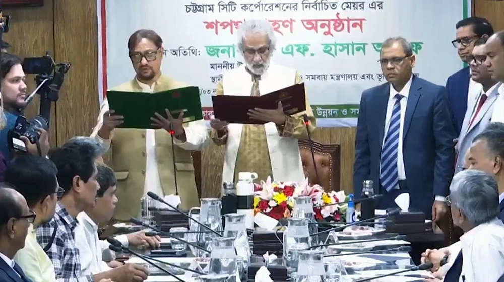 শপথ নিলেন চসিক মেয়র শাহাদাত হোসেন