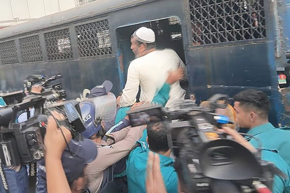 ‘সচিবালয় ভাতা’র দাবিতে আন্দোলন: ৫ কর্মকর্তা–কর্মচারী আটক