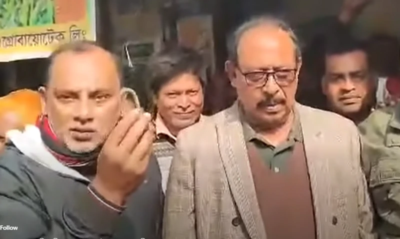 আ. লীগ কার্যালয়ের তালা খুলে দিলেন বিএনপি নেতা, ভিডিও ঘিরে বিতর্ক