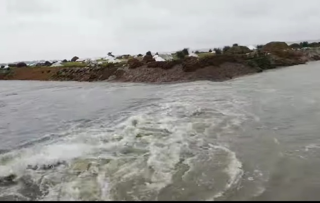 মধ্যনগরে বাঁধ ভেঙে পানির নিচে হাজারো কৃষকের স্বপ্ন