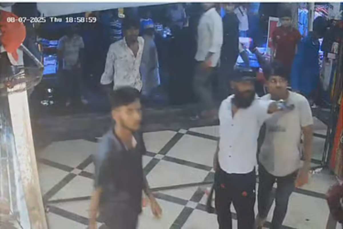 গাজীপুরে অস্ত্রধারী সন্ত্রাসীদের ভিডিও করায় খুন হলেন সাংবাদিক আসাদুজ্জামান