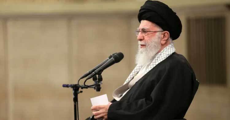 তেহরানে জুমার নামাজে খুতবা দিয়েছেন খামেনি