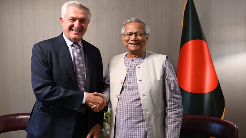 রোহিঙ্গা সংকট নিরসনে ড. ইউনূস-ইউএনএইচসিআর প্রধানের আলোচনা