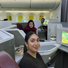 জাইমা রহমানের সেলফিতে যে বই নিয়ে আলোচনায় মেতেছে নেটিজেনরা