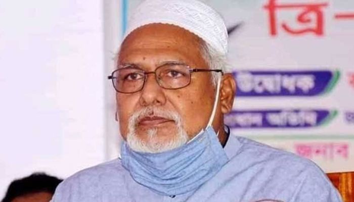 জনাজা পড়তে গিয়ে মোবাইল হারালেন ধর্মমন্ত্রী