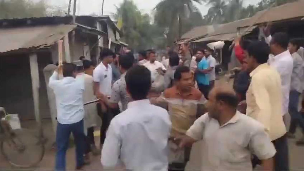রাজশাহীতে জামায়াতের মানববন্ধনে বিএনপির হামলা : আহত ৫
