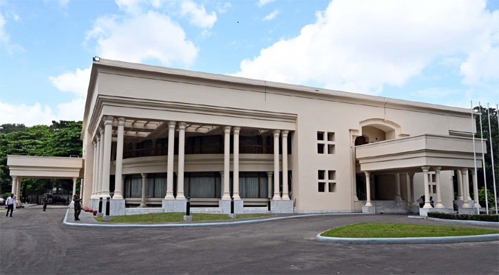 প্রধান উপদেষ্টা সঙ্গে বৈঠকে ৭ দলের নেতারা
