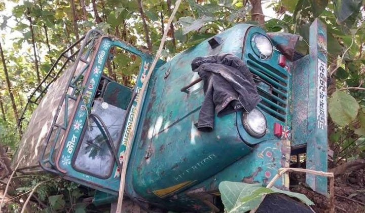 সাজেক থেকে ফেরার পথে জিপ উল্টে খাদে, আহত ১০