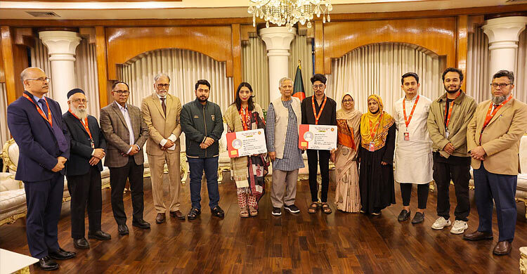 জুলাই গণঅভ্যুত্থানে আহতদের স্বাস্থ্যকার্ড বিতরণ কার্যক্রম উদ্বোধন