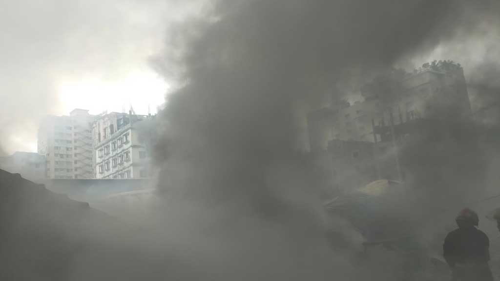 কেরানীগঞ্জে লাইটার কারখানায় আগুন নিয়ন্ত্রণে