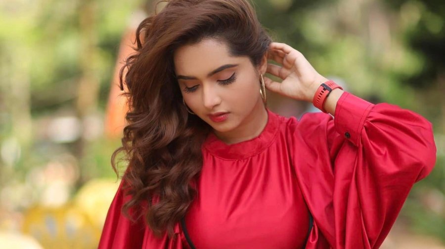 ‘আয়নাঘর’ নিয়ে সিনেমা, নায়িকা কেয়া পায়েল