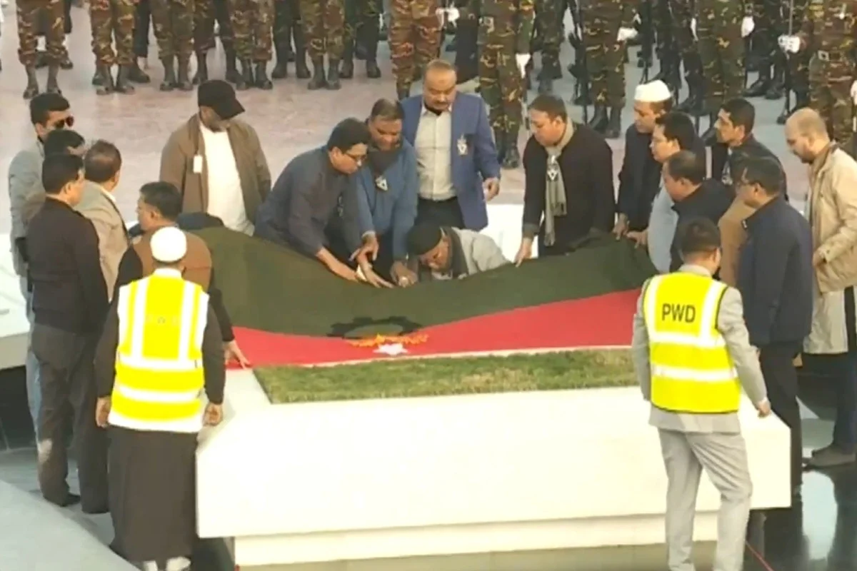 শ্রদ্ধা-ভালোবাসা-চোখের জলে বেগম জিয়ার দাফন সম্পন্ন