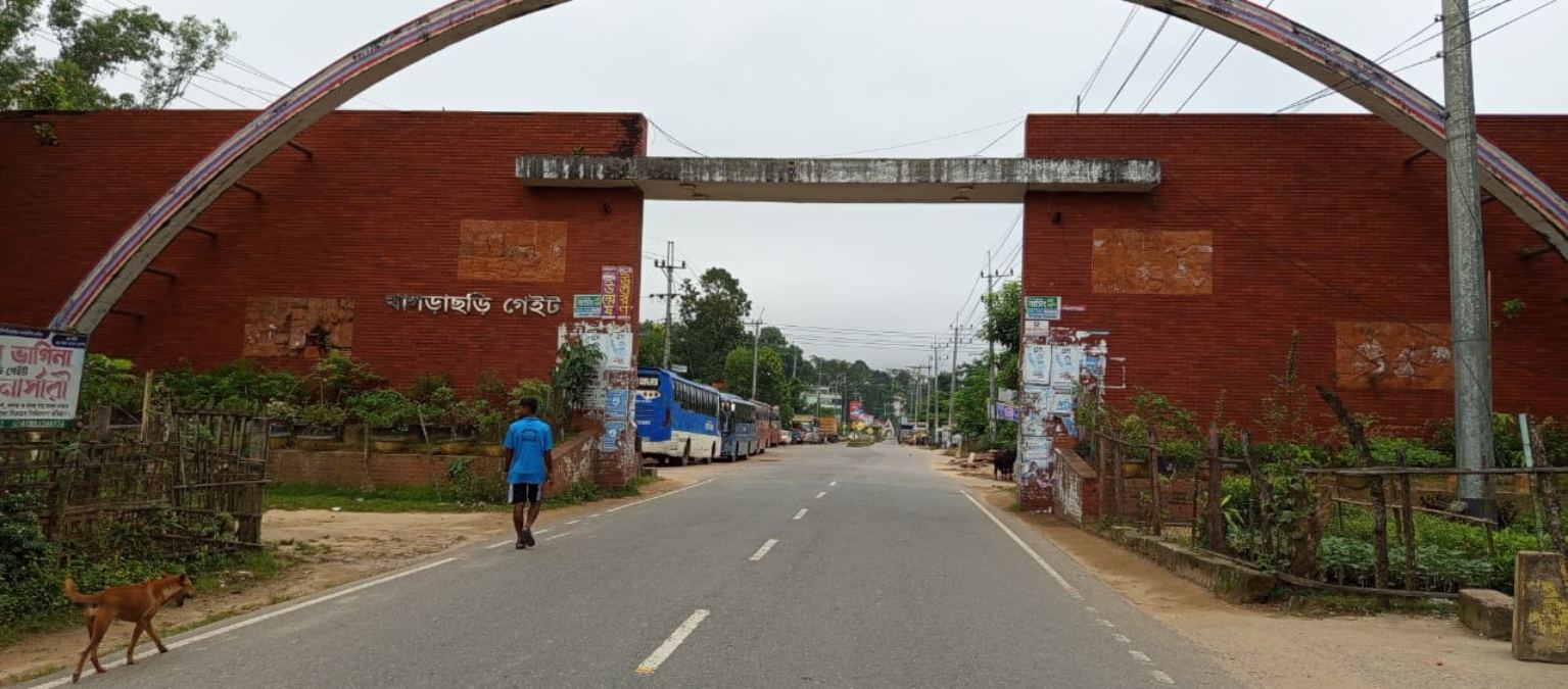 স্কুলছাত্রী ধর্ষণ: খাগড়াছড়িতে জুম্ম ছাত্রদের সড়ক অবরোধ