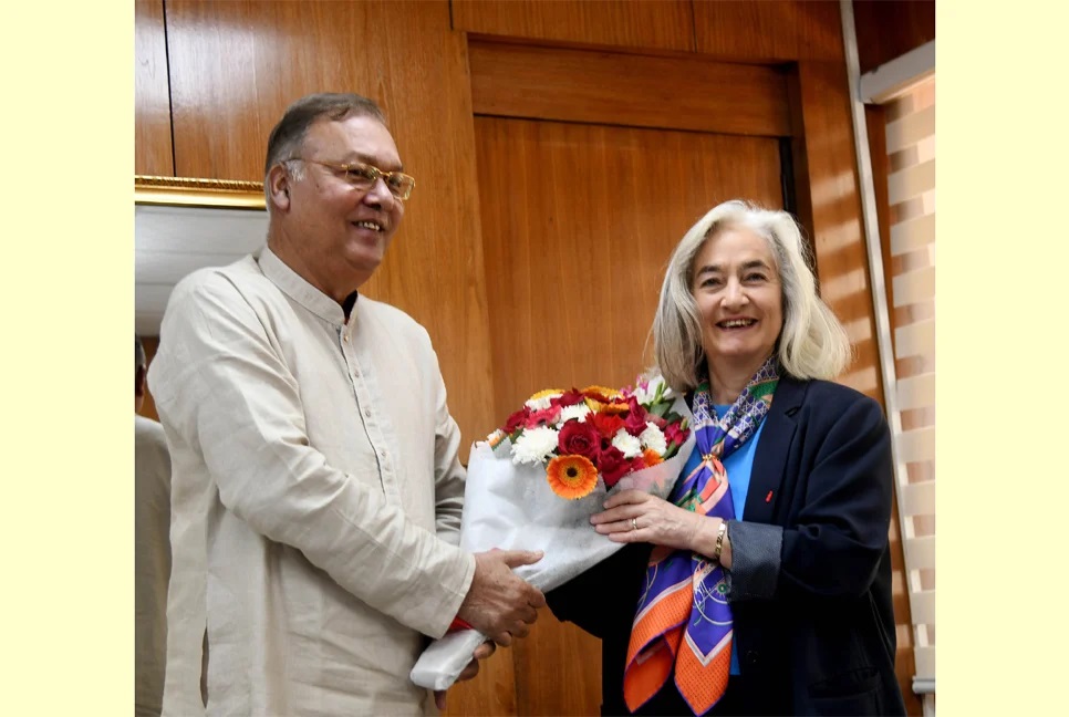 মজুতদারদের বিরুদ্ধে সরকার কঠোর অবস্থানে রয়েছে : কৃষিমন্ত্রী