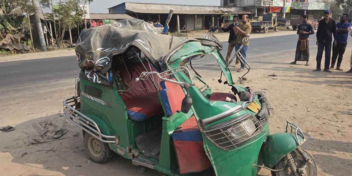 কুষ্টিয়ায় অটোরিকশা-ট্রাক সংঘর্ষে ৫ জন নিহত