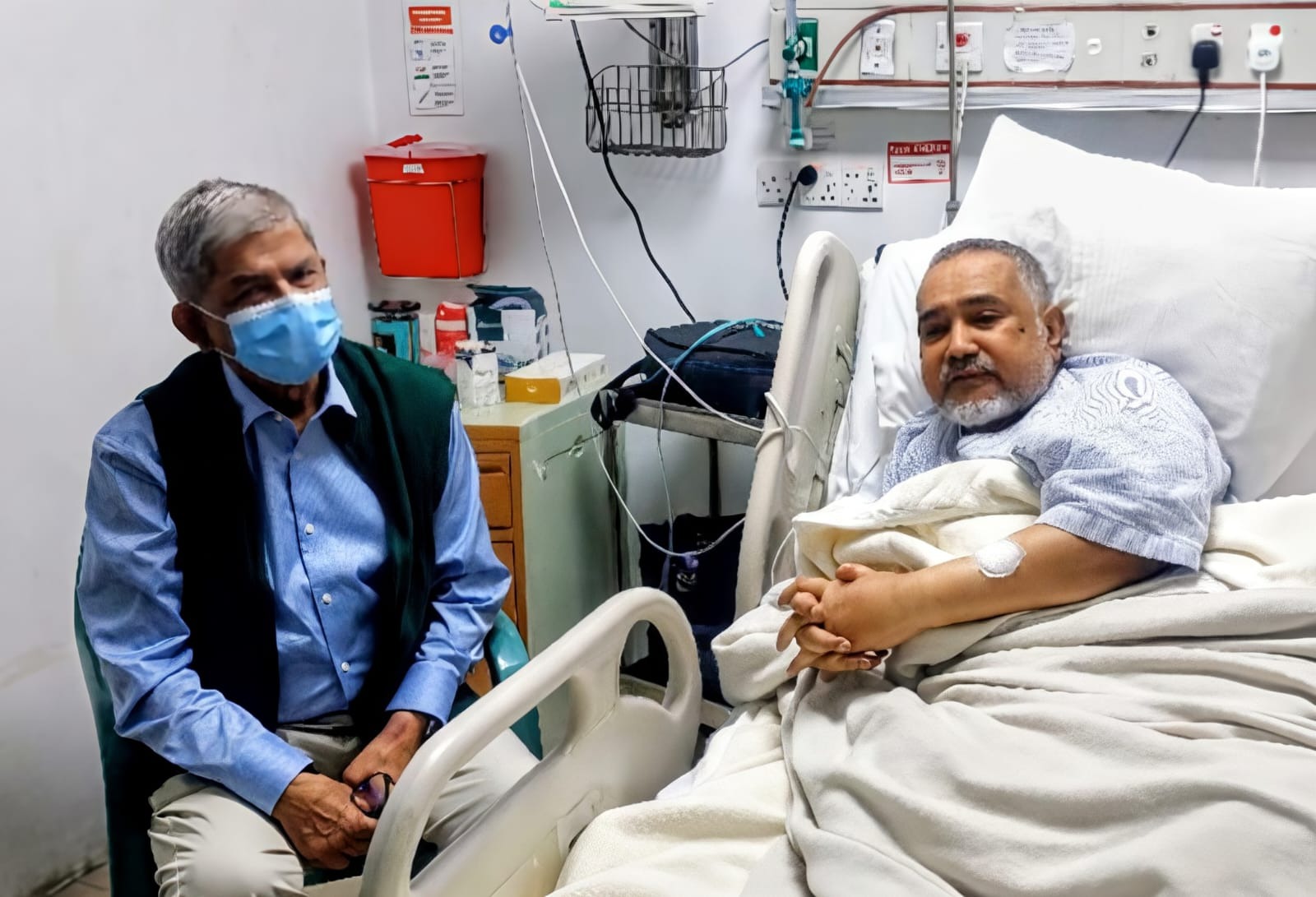 অসুস্থ জামায়াত নেতা তাহেরের শয্যাপাশে বিএনপি মহাসচিব