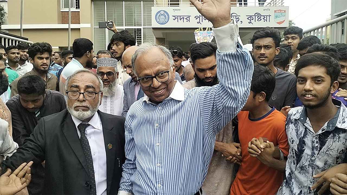 মাহমুদুর রহমানের ওপর হামলা: হাসিনাসহ ৪৭ জনের বিরুদ্ধে মামলা