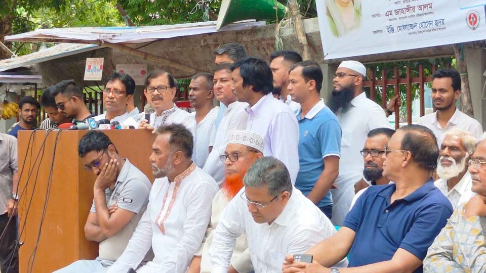 ভোটার উপস্থিতি প্রমাণ করেছে সরকারের সাথে জনগণ নেই : মান্না