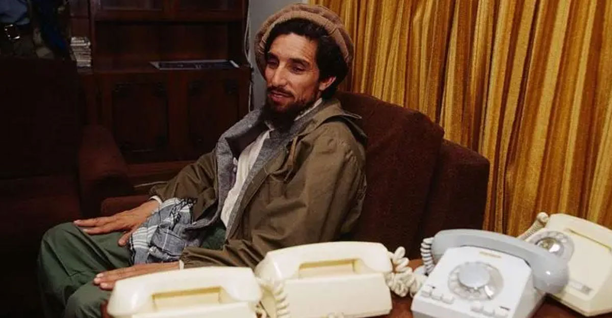 যেভাবে আফগান নেতা মাসুদকে খুন করিয়েছিলেন লাদেন