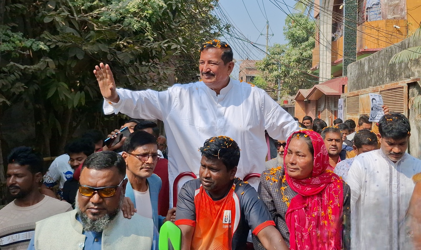 বেকারদের কর্মসংস্থানে বিশেষ গুরুত্ব দেওয়ার অঙ্গীকার মিনুর