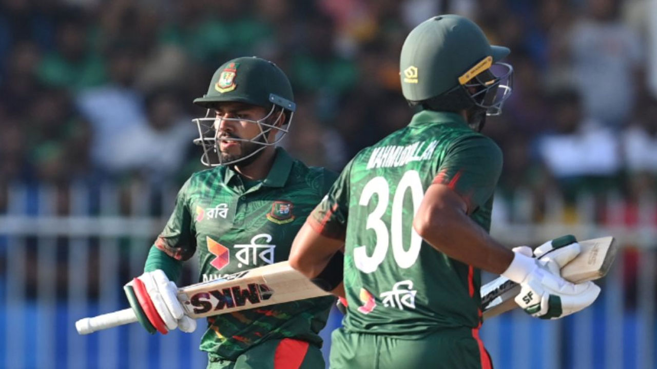 মাহমুদউল্লাহর প্রশংসায় যা বললেন মিরাজ