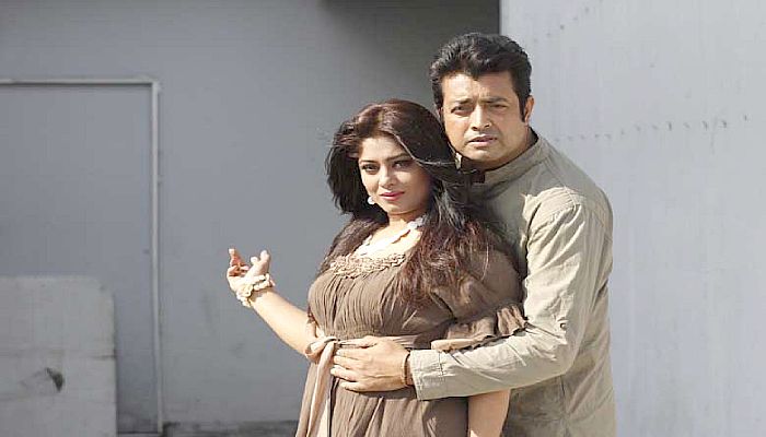 মৌসুমীর বিরুদ্ধে গ্রেপ্তারি পরোয়ানা নিয়ে মুখ খুললেন ওমর সানী
