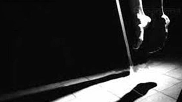 রাজধানীতে স্কুলছাত্রসহ দুইজনের ঝুলন্ত মরদেহ উদ্ধার