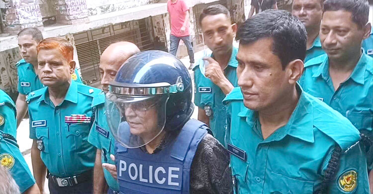 সাবেক মন্ত্রী উবায়দুল মোকতাদির ৫ দিনের রিমান্ডে