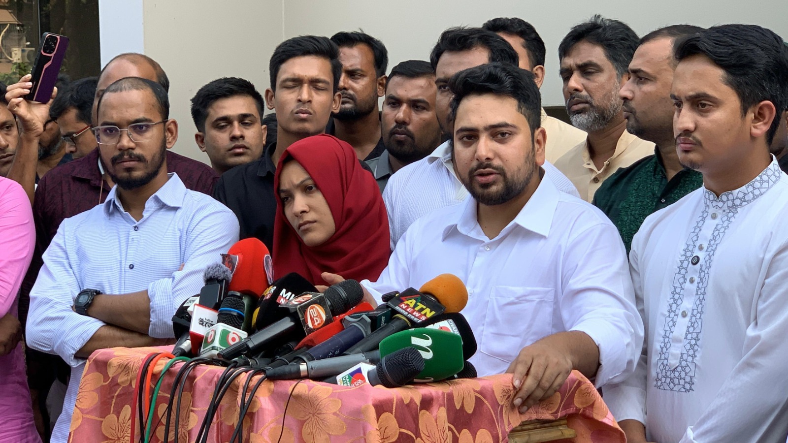 সংস্কারের বিপক্ষে বা ইতিহাসে দায়ভার রয়েছে এমন দলের সাথে জোট নয়: নাহিদ