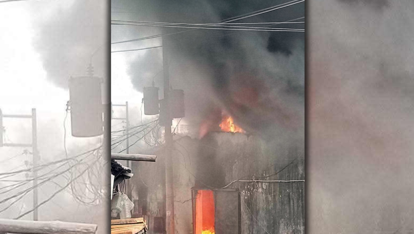 নারায়ণগঞ্জে তুলার গোডাউনে আগুন