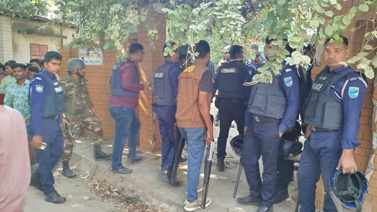 আ’লীগের দু’পক্ষের সংঘর্ষে নিহত ২,আহত ১০