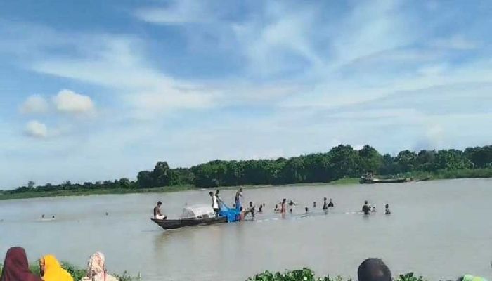 নাটোরে পদ্মায় গোসলে নেমে ৩ শিশু নিখোঁজ