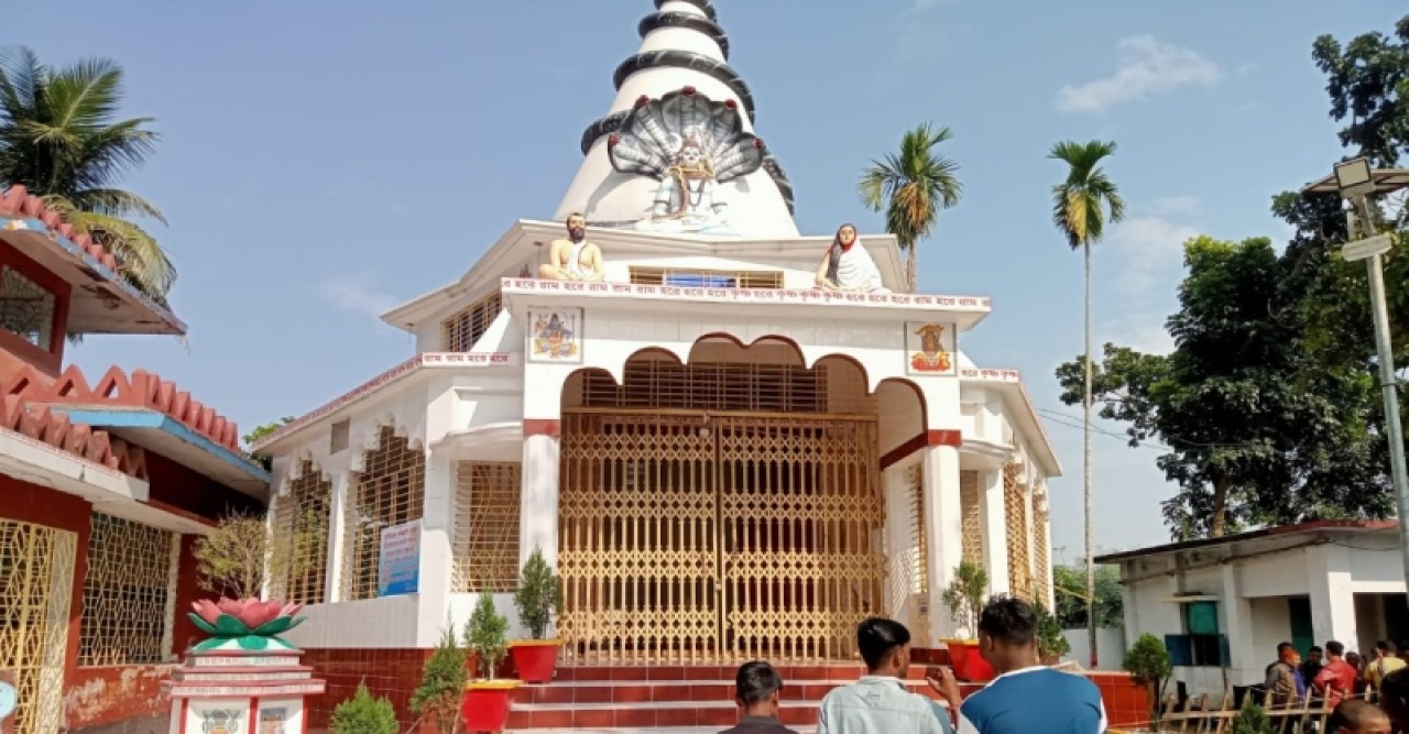 মন্দিরে লুটপাট, সেবায়েতকে হত্যা