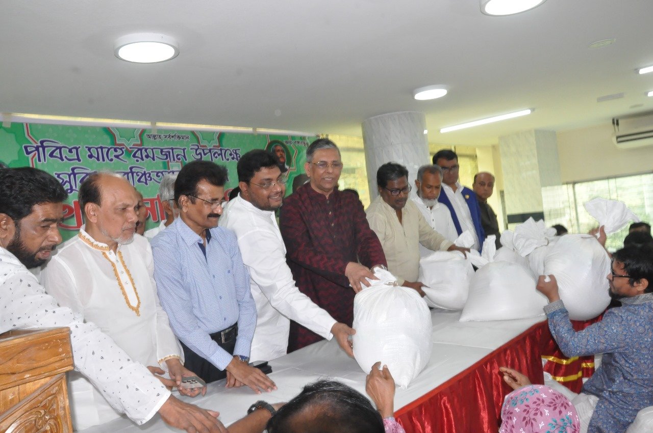 ইফতার আয়োজনের নামে বিএনপি বিলাসিতা করছে : নাছিম