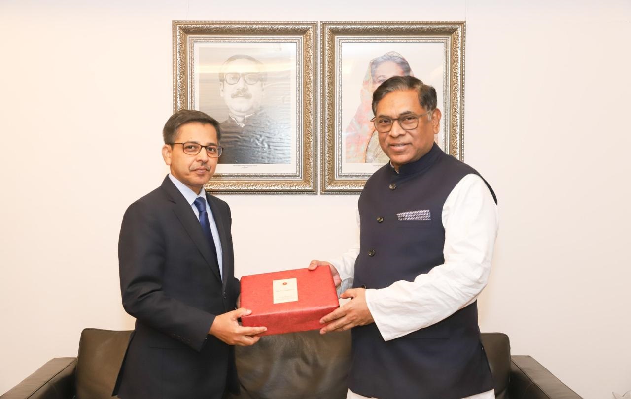 বিদ্যুৎ প্রতিমন্ত্রীর সঙ্গে ভারতের হাইকমিশনারের সাক্ষাৎ