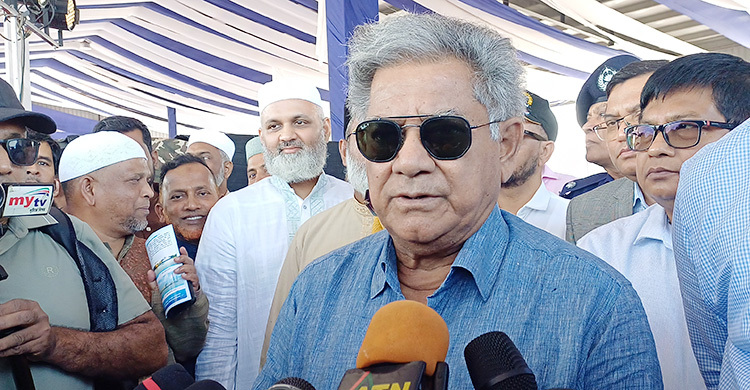 'বিনিয়োগ আনতে চট্টগ্রাম বন্দরে বিদেশি ব্যবস্থাপনা প্রয়োজন'