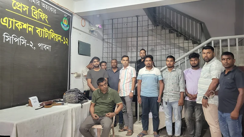 দুই ব্যাগ টাকাসহ চেয়ারম্যান প্রার্থী আটক