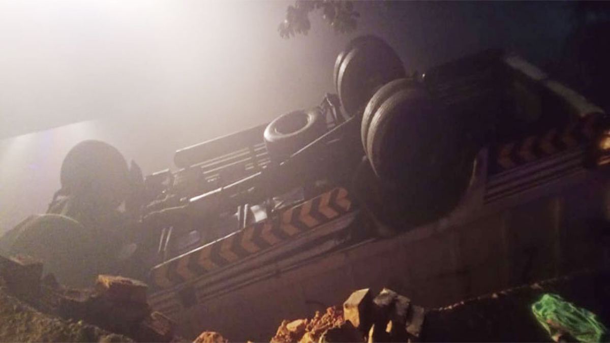 পাঞ্জাবে ট্রাক খালে পড়ে এক পরিবারের ১৪ জন নিহত