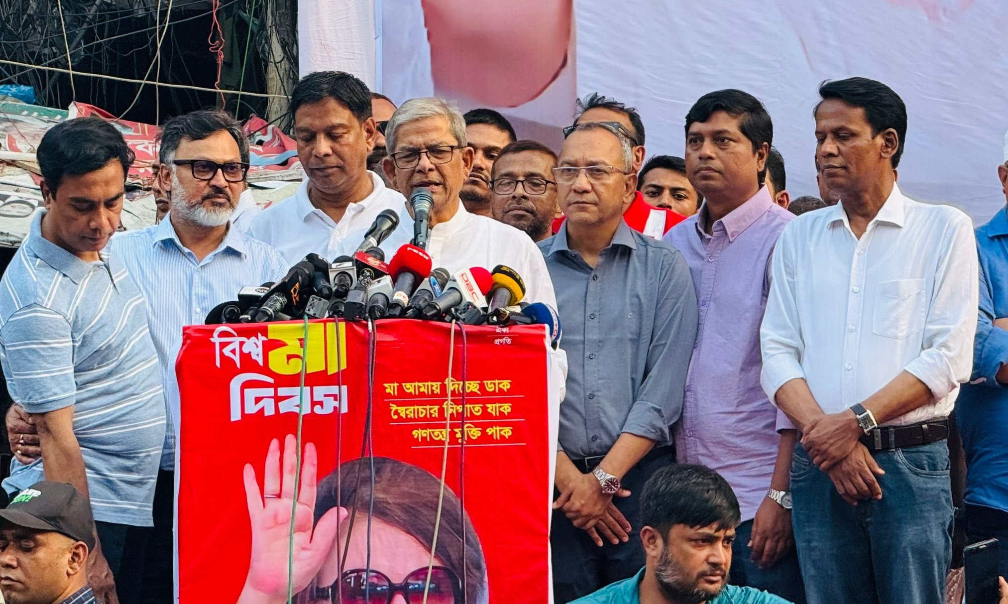 আওয়ামী লীগ নয়, দেশ চালাচ্ছে অদৃশ্য শক্তি : ফখরুল