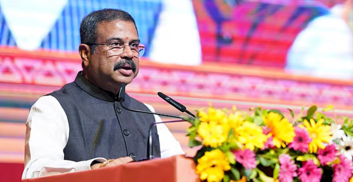 শিক্ষার্থীদের আন্দোলনের মুখে অবশেষে ভারতের শিক্ষামন্ত্রীর পদত্যাগ