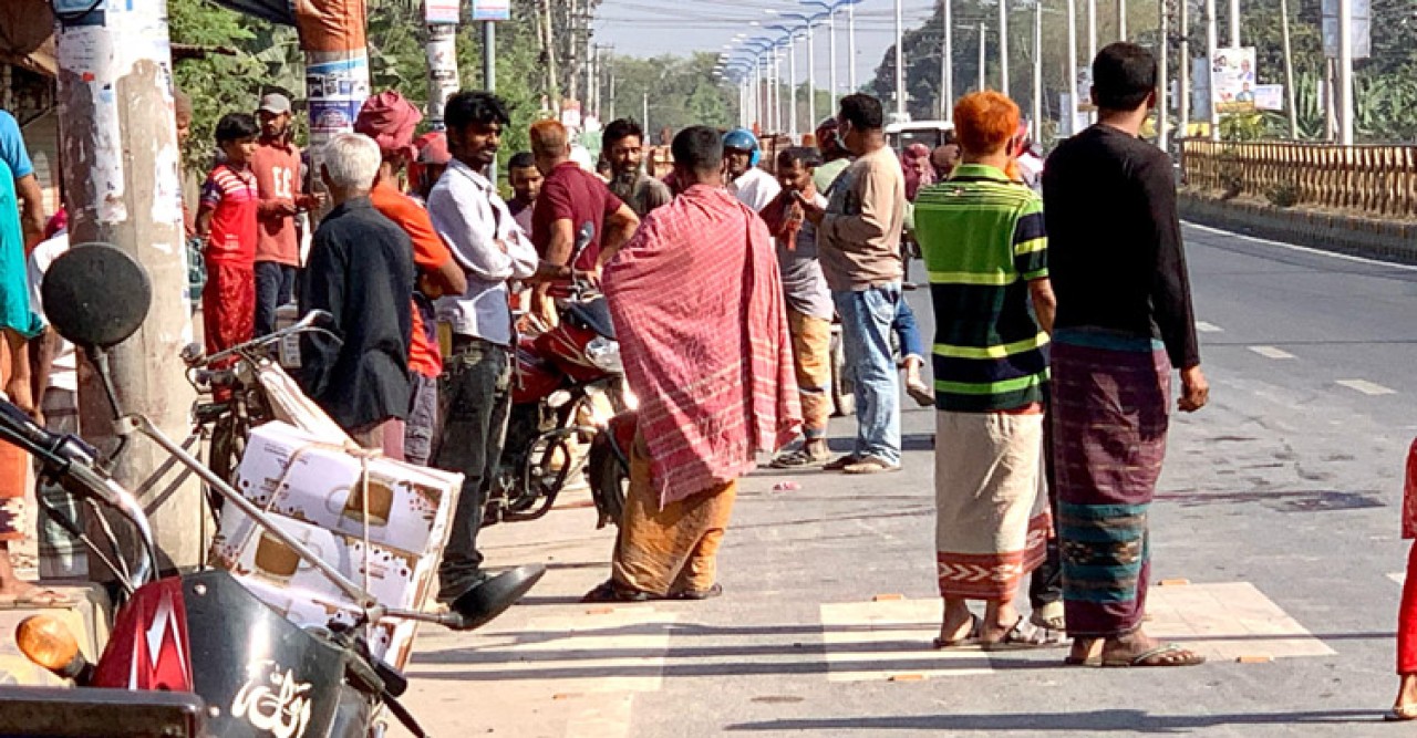 রাজশাহীতে ট্রলির নিচে পড়ে বৃদ্ধার মৃত্যু